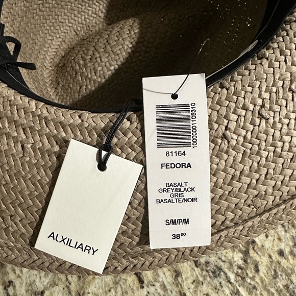 Aritzia Auxiliary Fedora Classic Straw Fedora in Grey/Black, size S/M - Picture 3 of 3